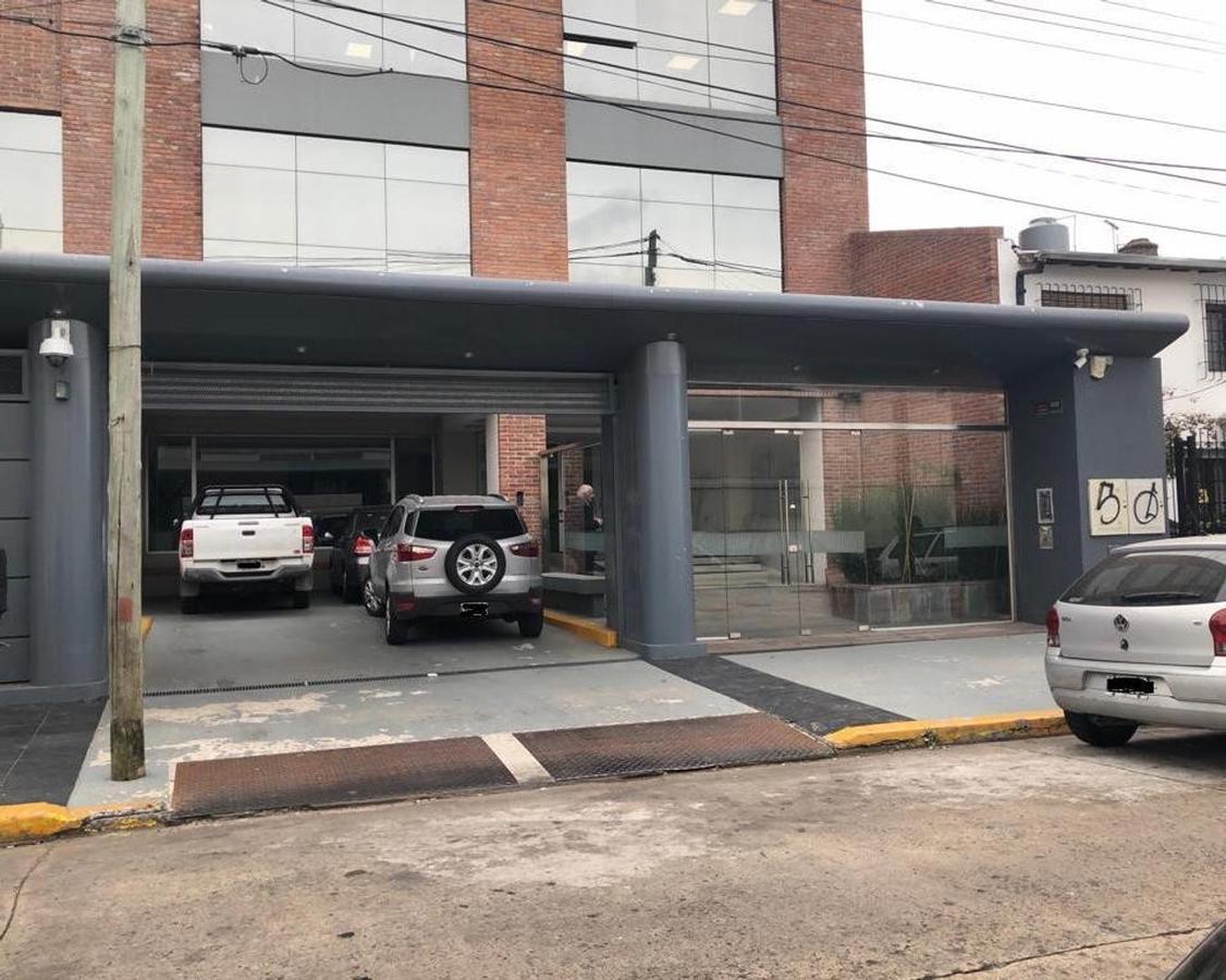 Foto de Edificio en block - 51 cocheras- Categoria- Olivos, imagen 3