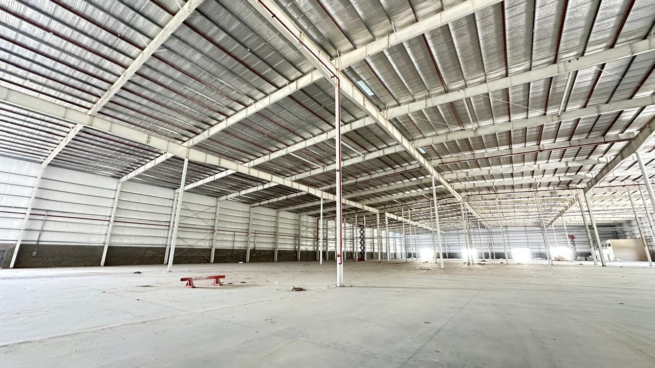 Foto de Alquiler Deposito Nave Industrial 12800 mts cub Polo Ezeiza, imagen 3