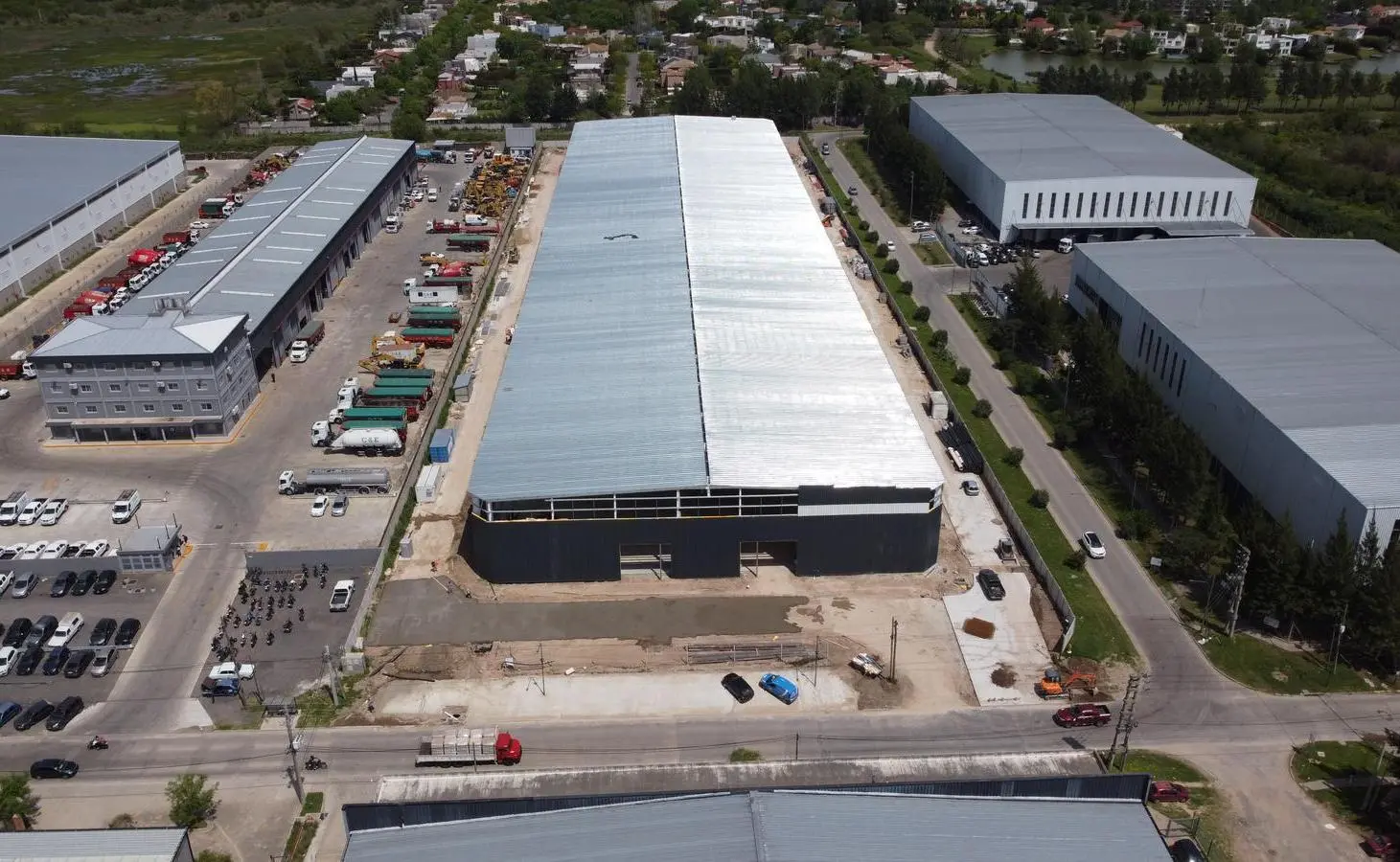 Depósito en ALQUILER de 284 m2 - Parque Industrial Tigre 2