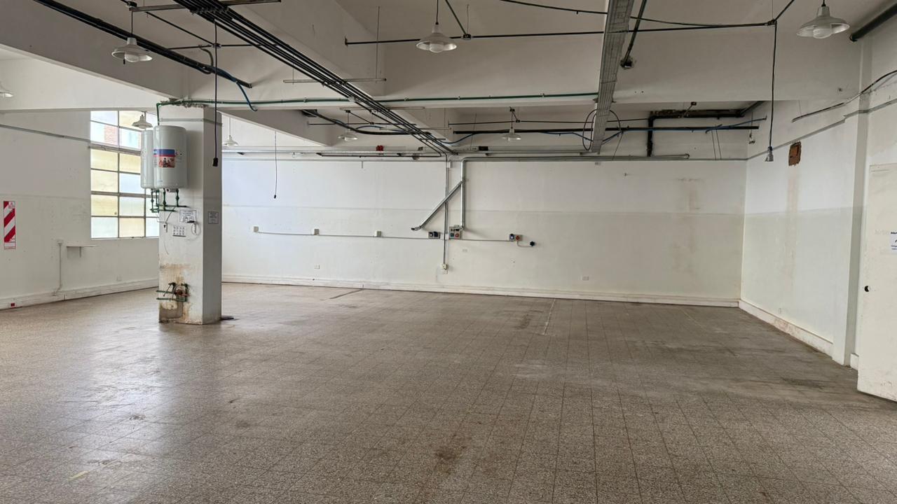 Foto de Depósito de 800 m2 cubiertos en Florida, imagen 4