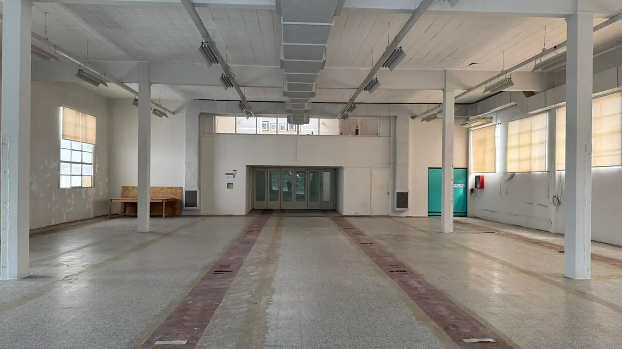 Depósito de 800 m2 cubiertos en Florida 2