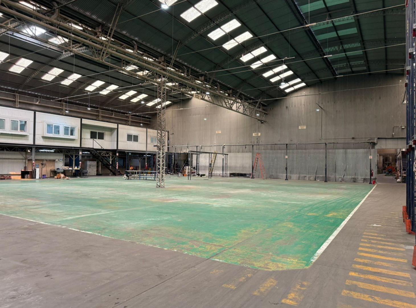 Nave Industrial en Pablo Podesta de 2500 m2 cubiertos