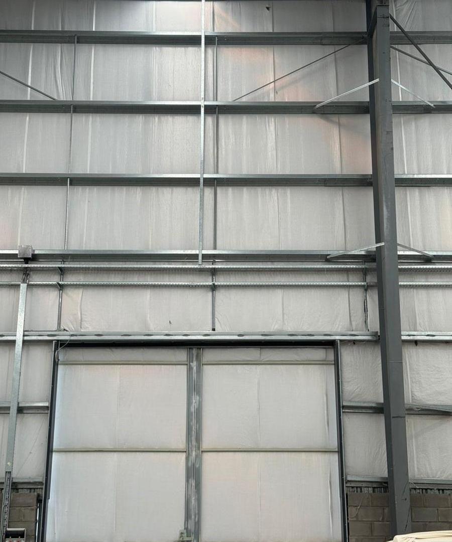 Foto de ALQUILER Excelente Nave Industrial 2000 mts cub Polo Industrial, imagen 5
