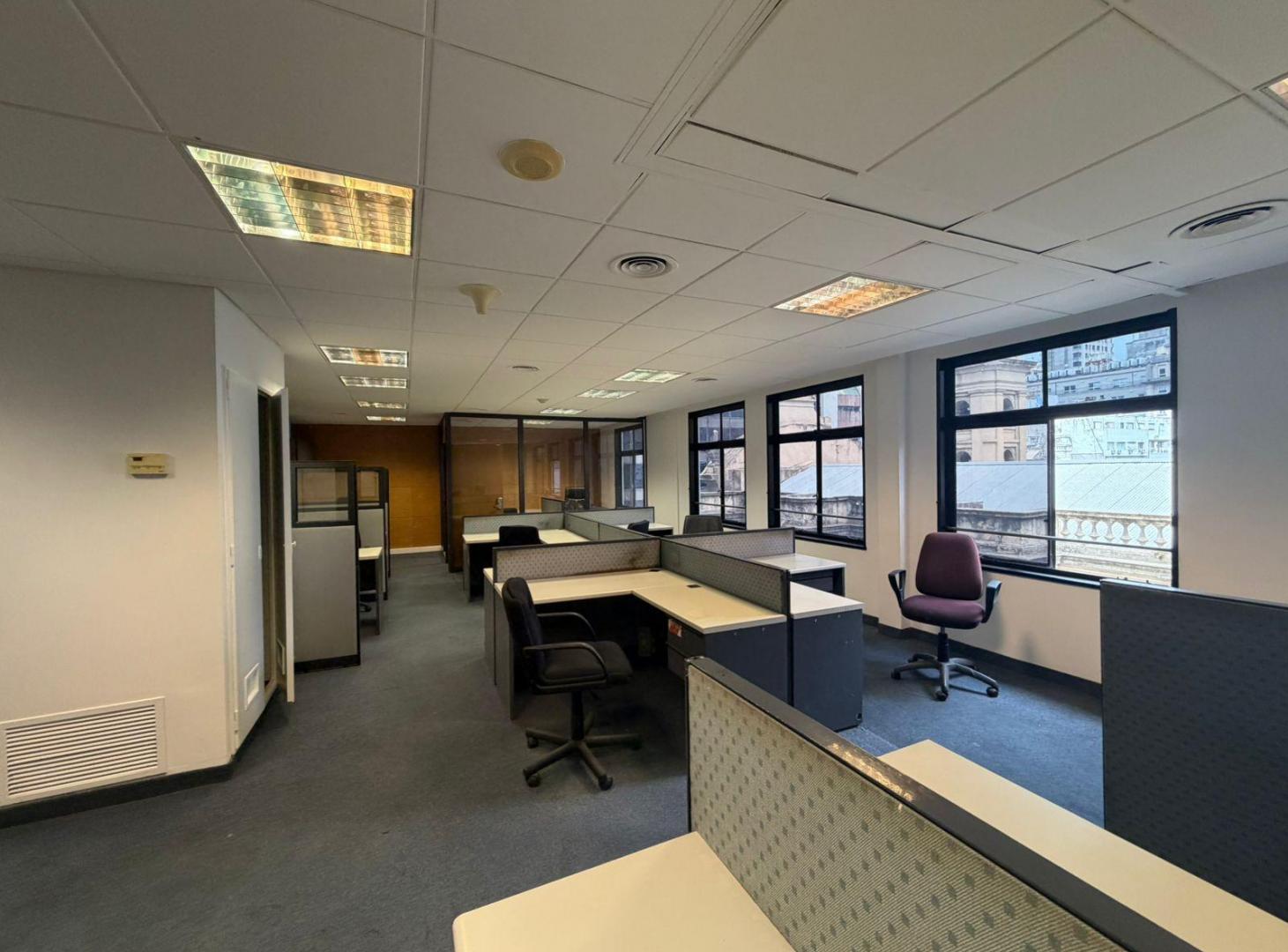 Oficinas en Alquiler – Maipú 362-250 m2.Excelente ubicación y accesos