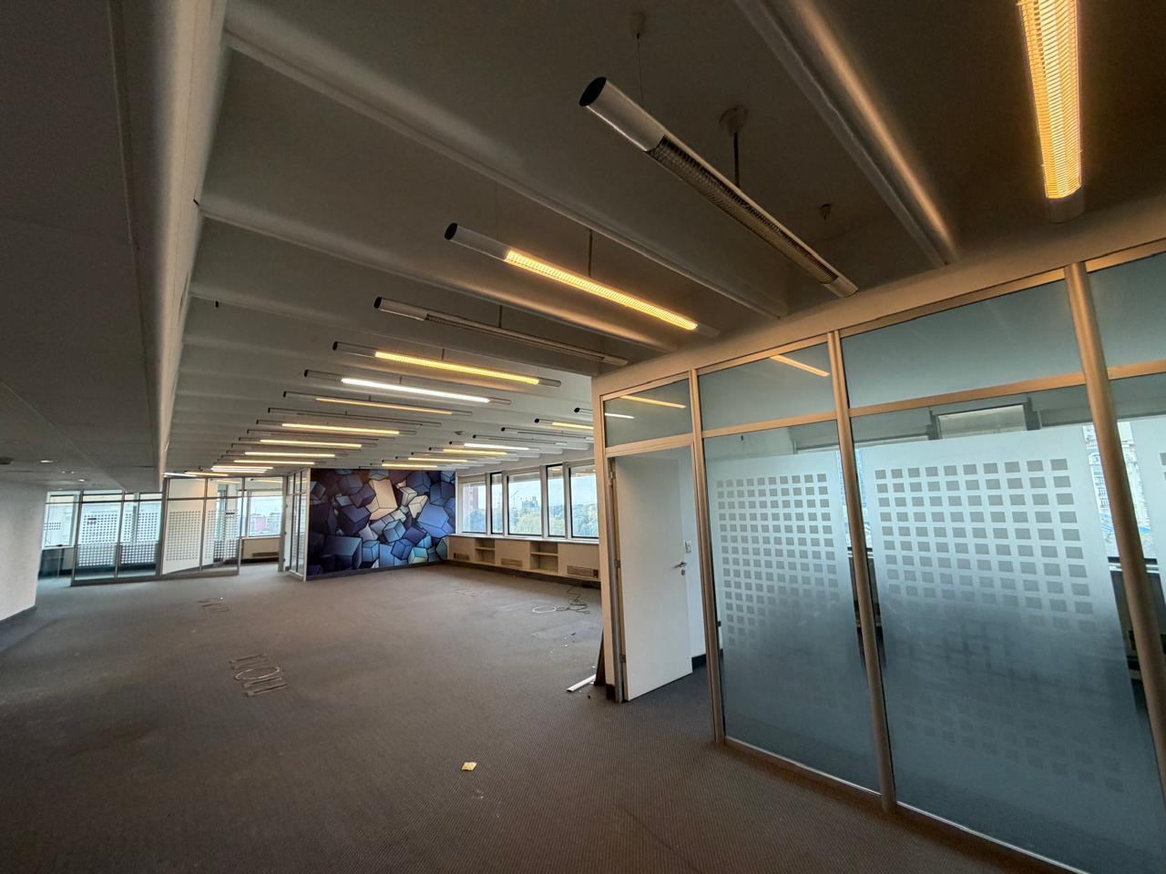 Alquiler - Excelente Oficina- Torre Pirelli - 440 m2 - Retiro