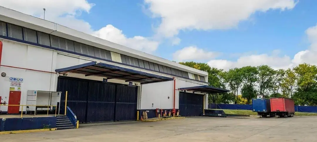 Excelentes naves industrial de 5530 m2 cubiertos en Hurlingham 4
