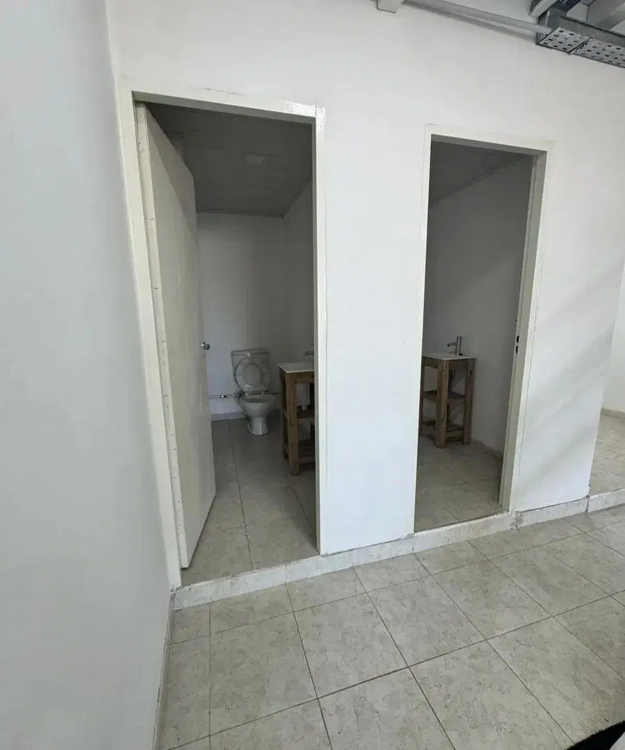 Depósito a estrenar en Hurlingham sobre Camino del Buen Ayre 2