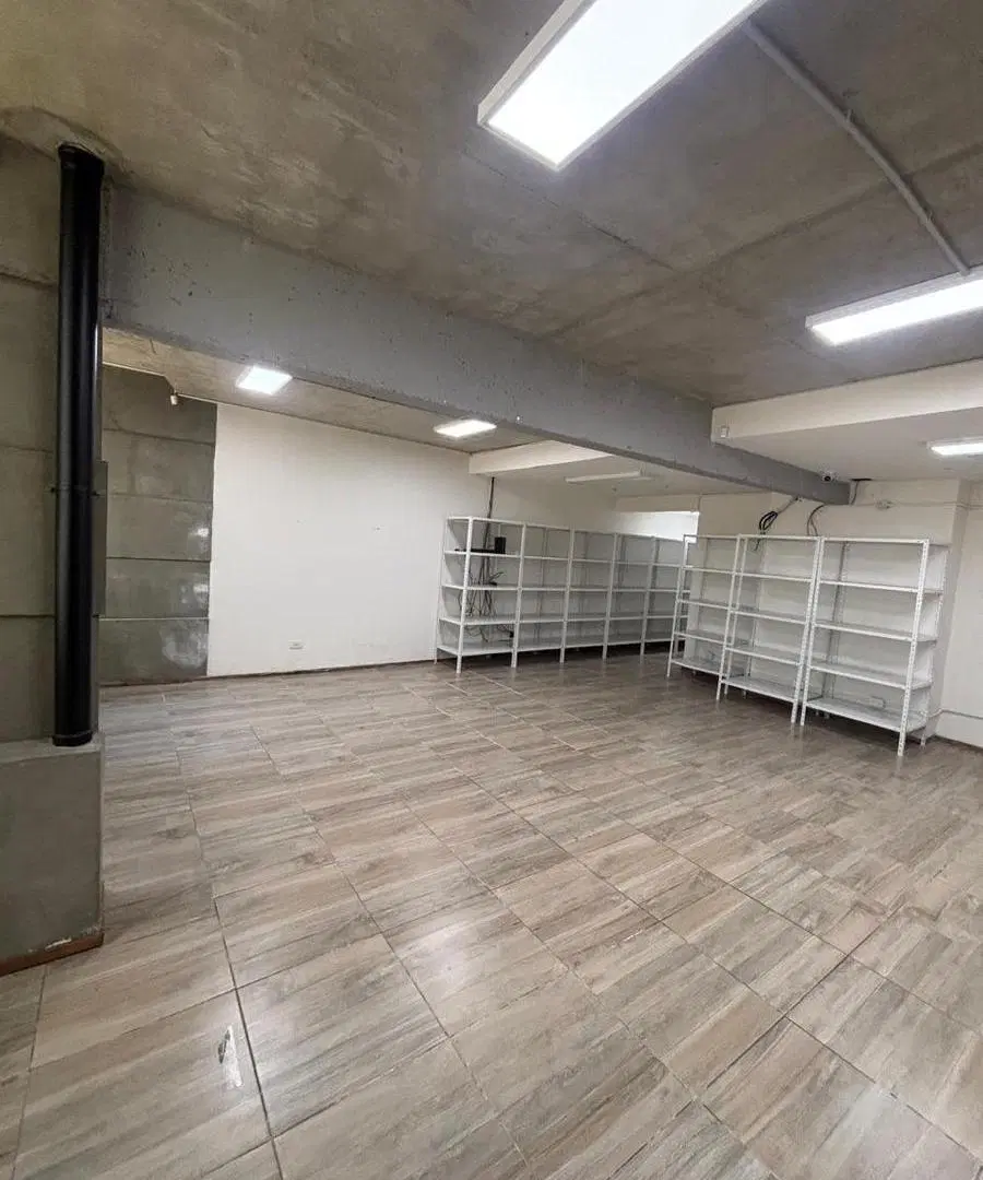 Excelente Local Comercial en Barracas. 110mts2 3