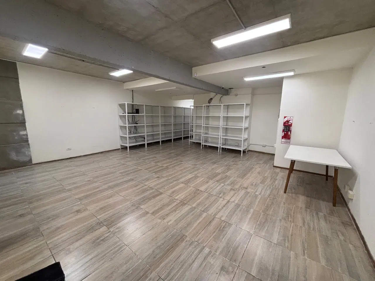 Excelente Local Comercial en Barracas. 110mts2 4