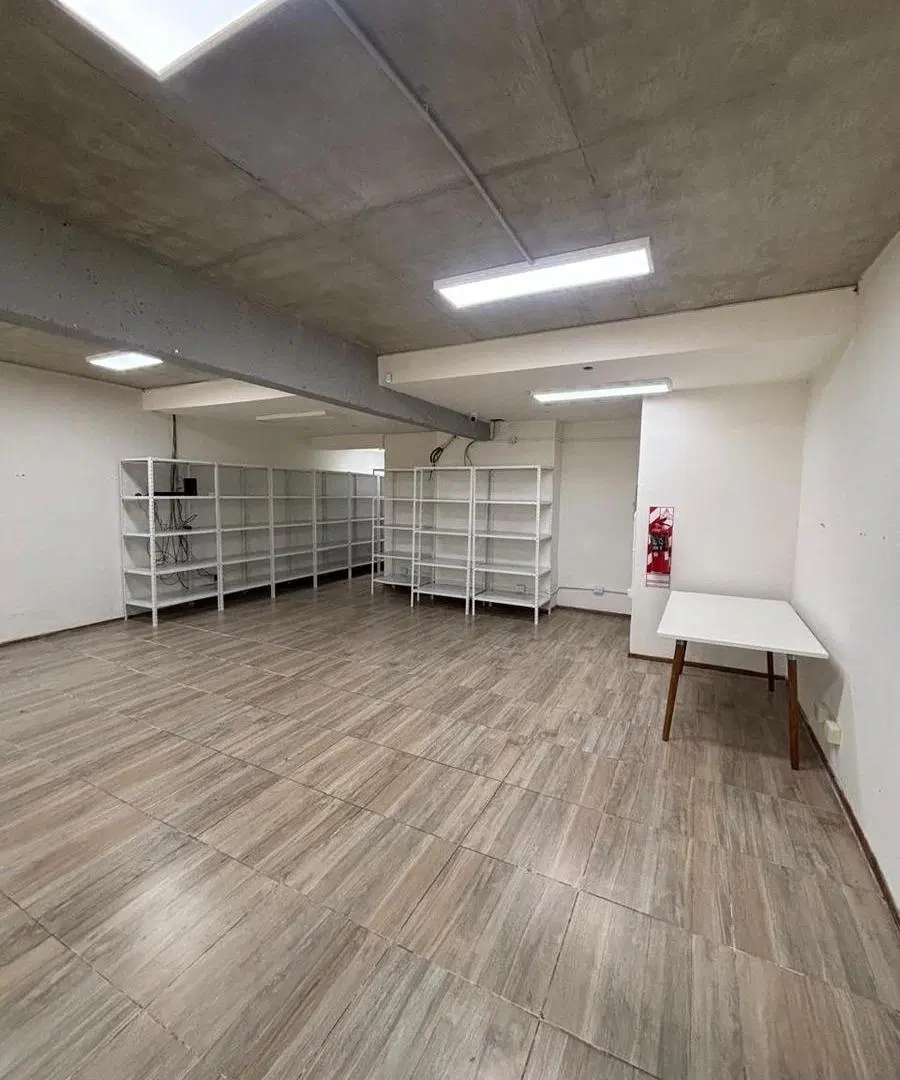 Excelente Local Comercial en Barracas. 110mts2 5