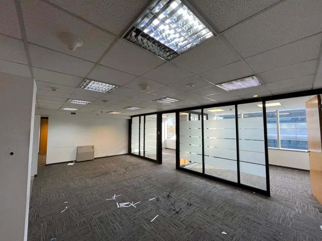 Oficina en alquiler - Puerto Madero - 90m2 - 1 cochera. 4