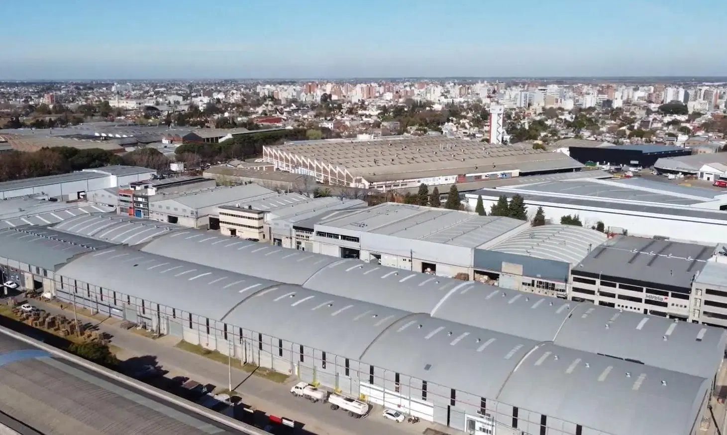 Alquiler Nave industrial de 1.893 m2 en Parque Industrial Morón - Haedo 4
