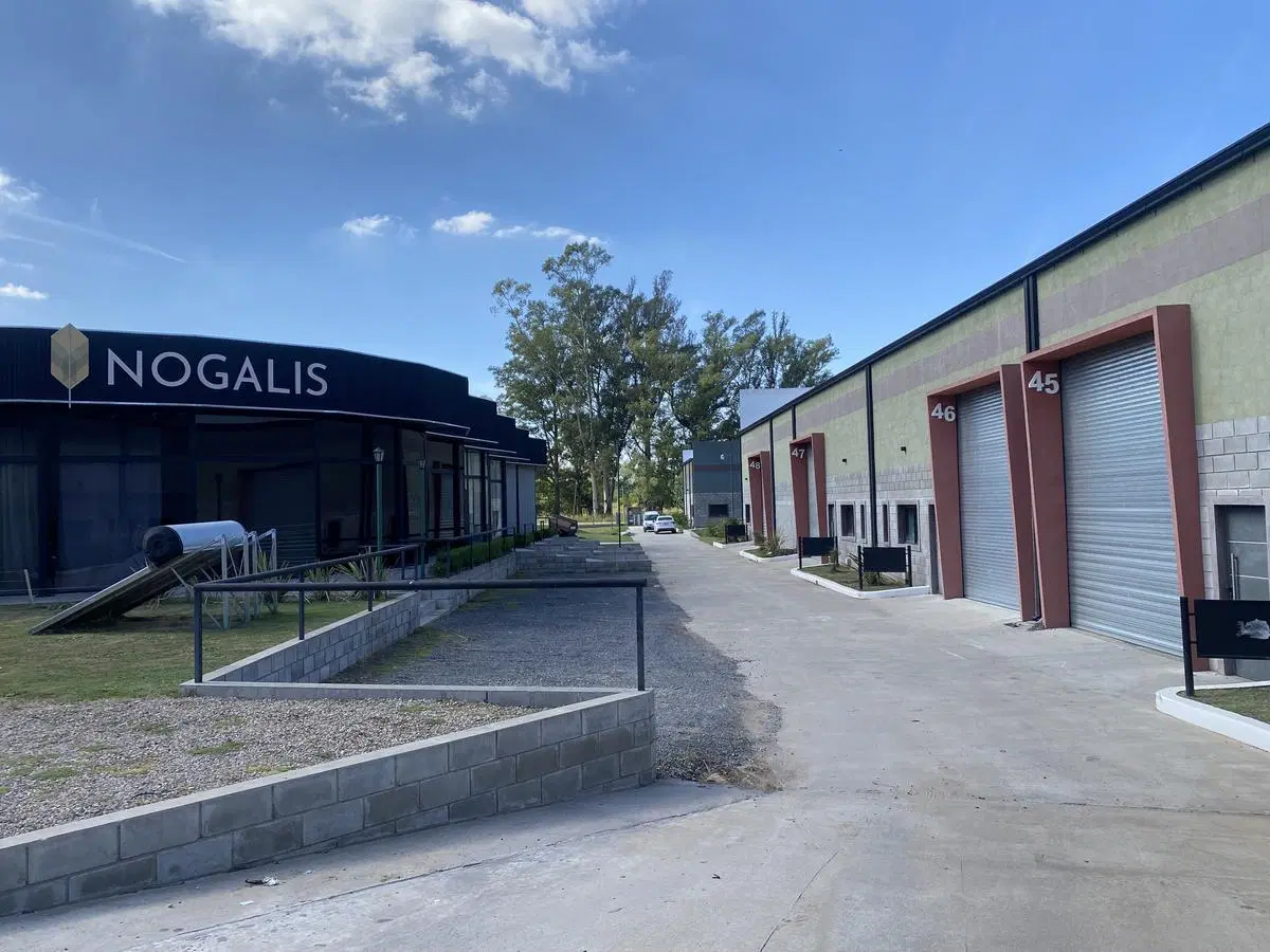 Depósito en  Venta en Micro Parque Industrial con Seguridad 24hs 4