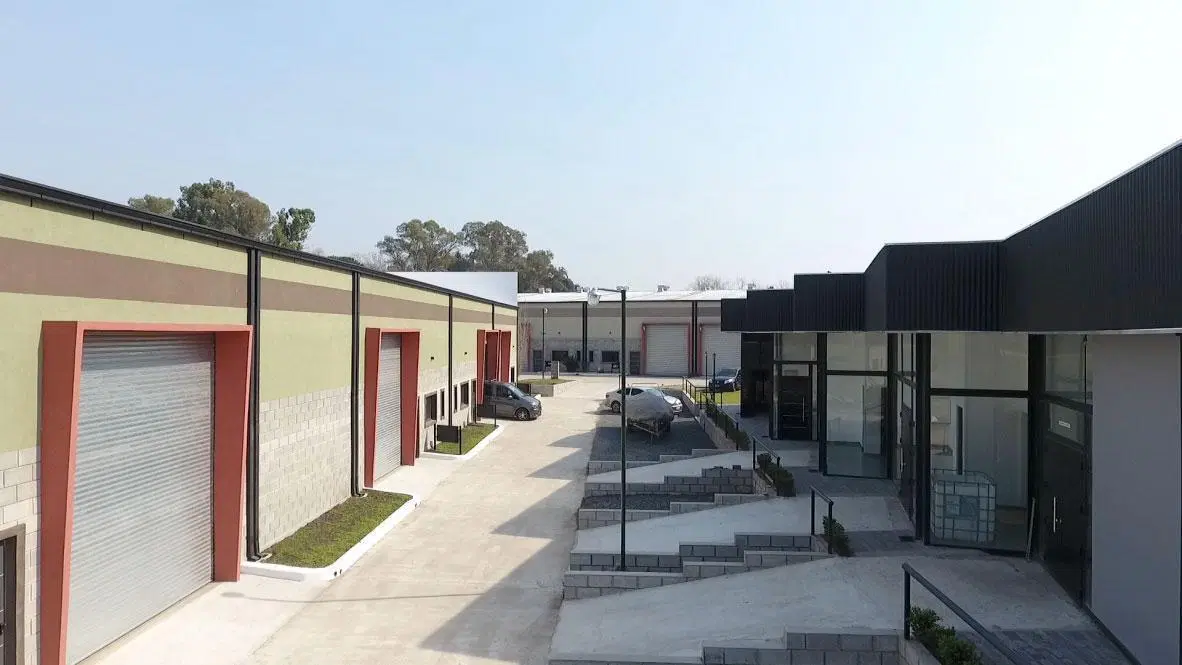 Depósito en  Venta en Micro Parque Industrial con Seguridad 24hs 3