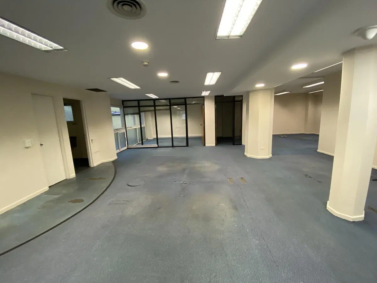 Oficina - San Telmo - 280m2- 3 cocheras 4