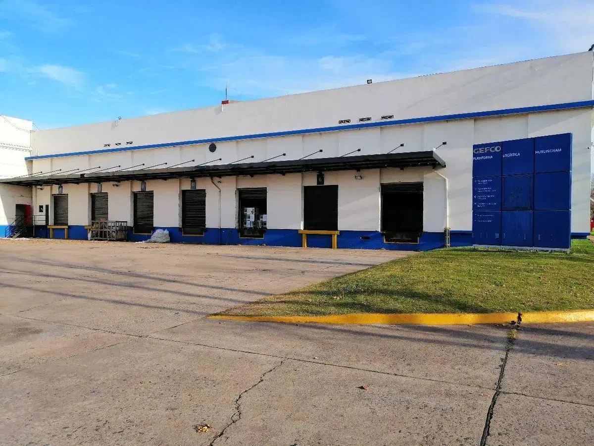 Excelentes naves industrial de 3000 m2 cubiertos en Hurlingham 8