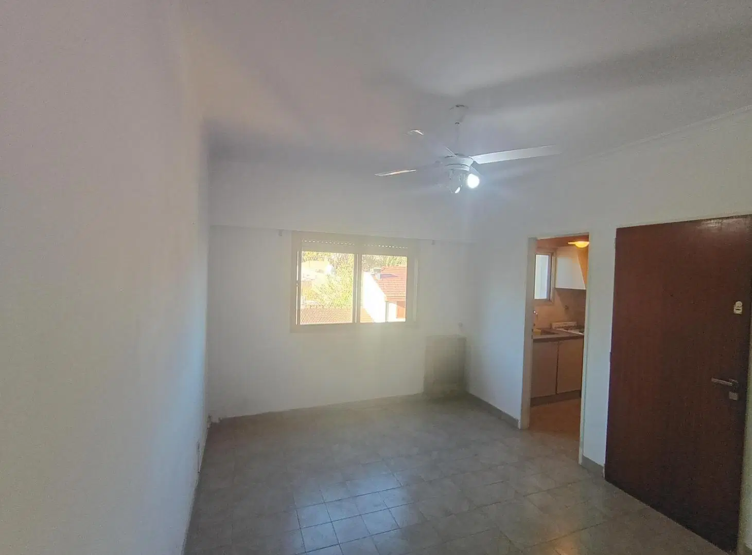 PH 2 ambientes-2do piso por escalera-Cochera-terraza. Quilmes Oeste 2