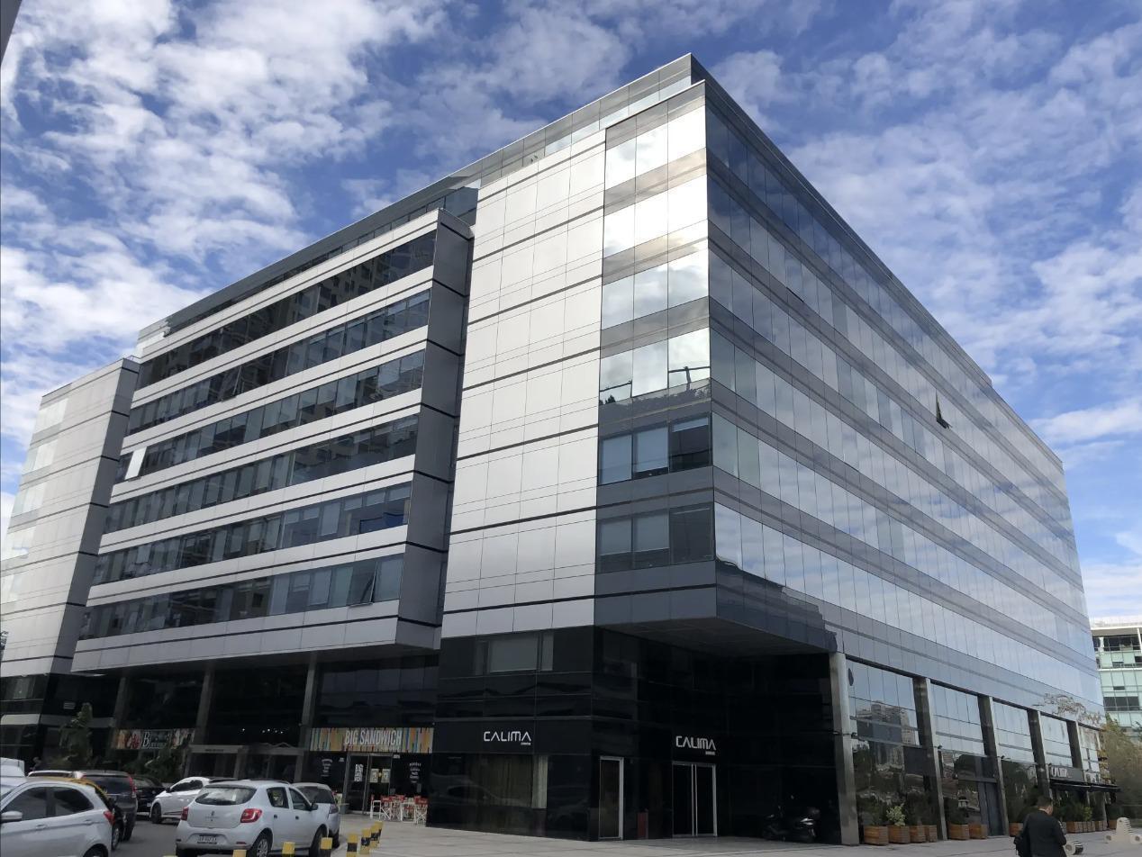 Oficina en alquiler - Puerto Madero - 186 m2 - 2 cocheras.