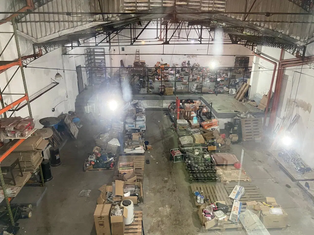 Deposito en venta 1000 mts2 con oficinas Virrey Cevallos al 2000 Mixtura 3 2