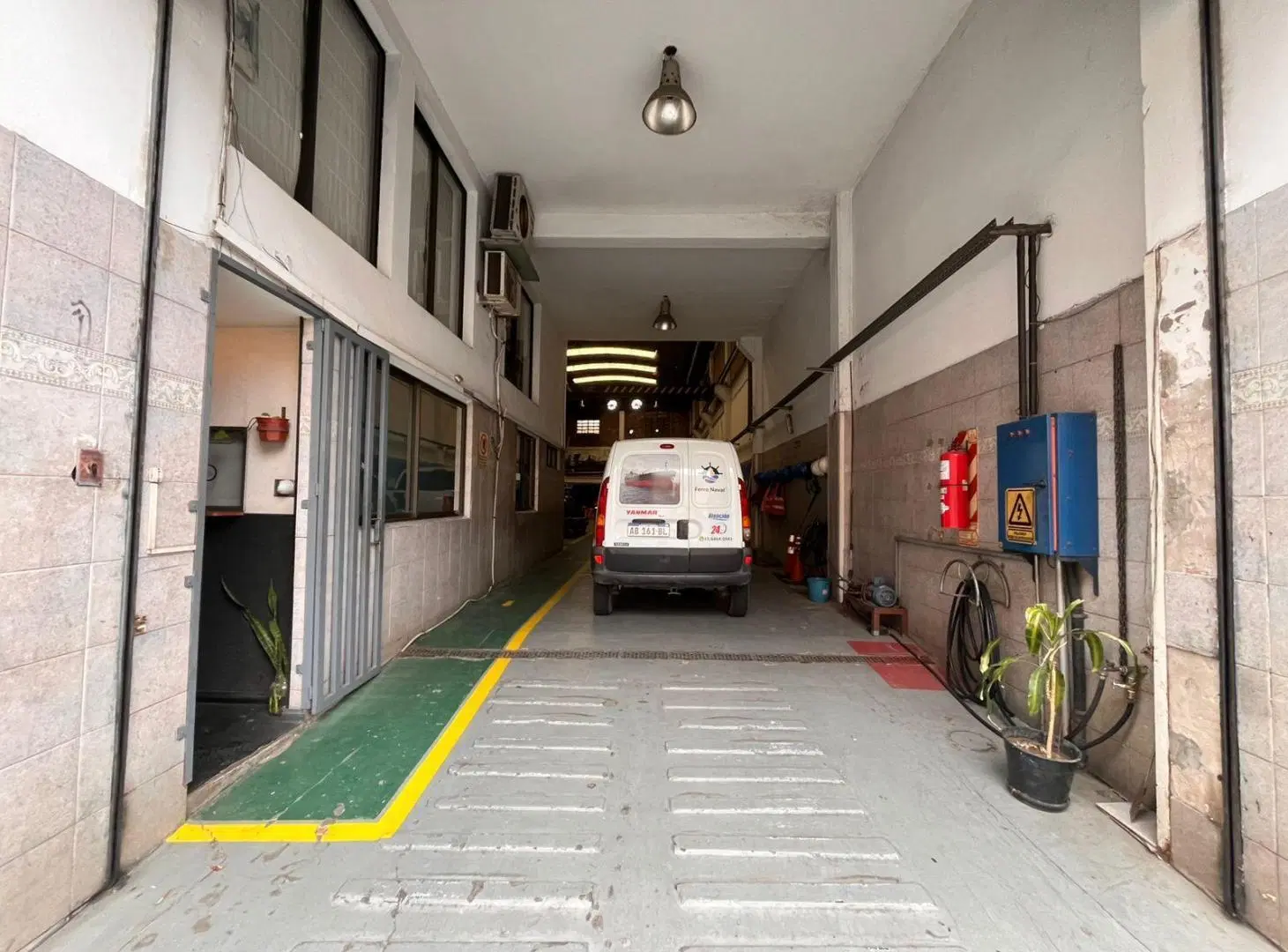 Nave Industrial en La Boca Venta y Alquiler 5