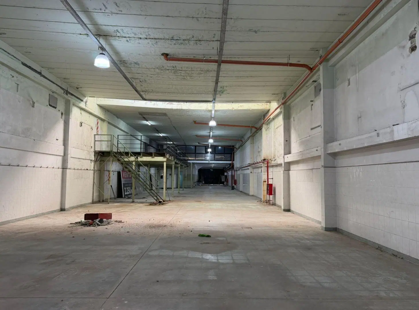 Depósito en alquiler de 2100 m2 en Parque Patricios 3