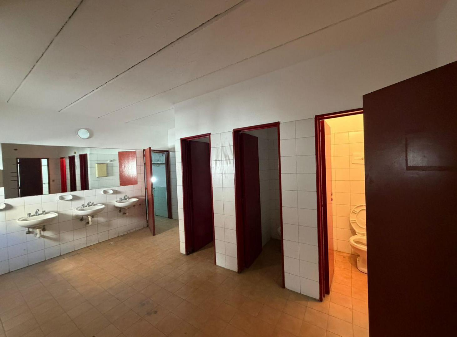 Foto de Depósito en alquiler de 2100 m2 en Parque Patricios, imagen 1