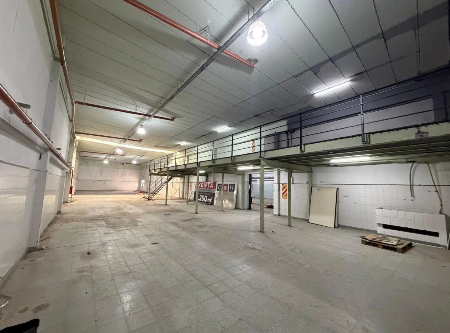Depósito en alquiler de 2100 m2 en Parque Patricios 8