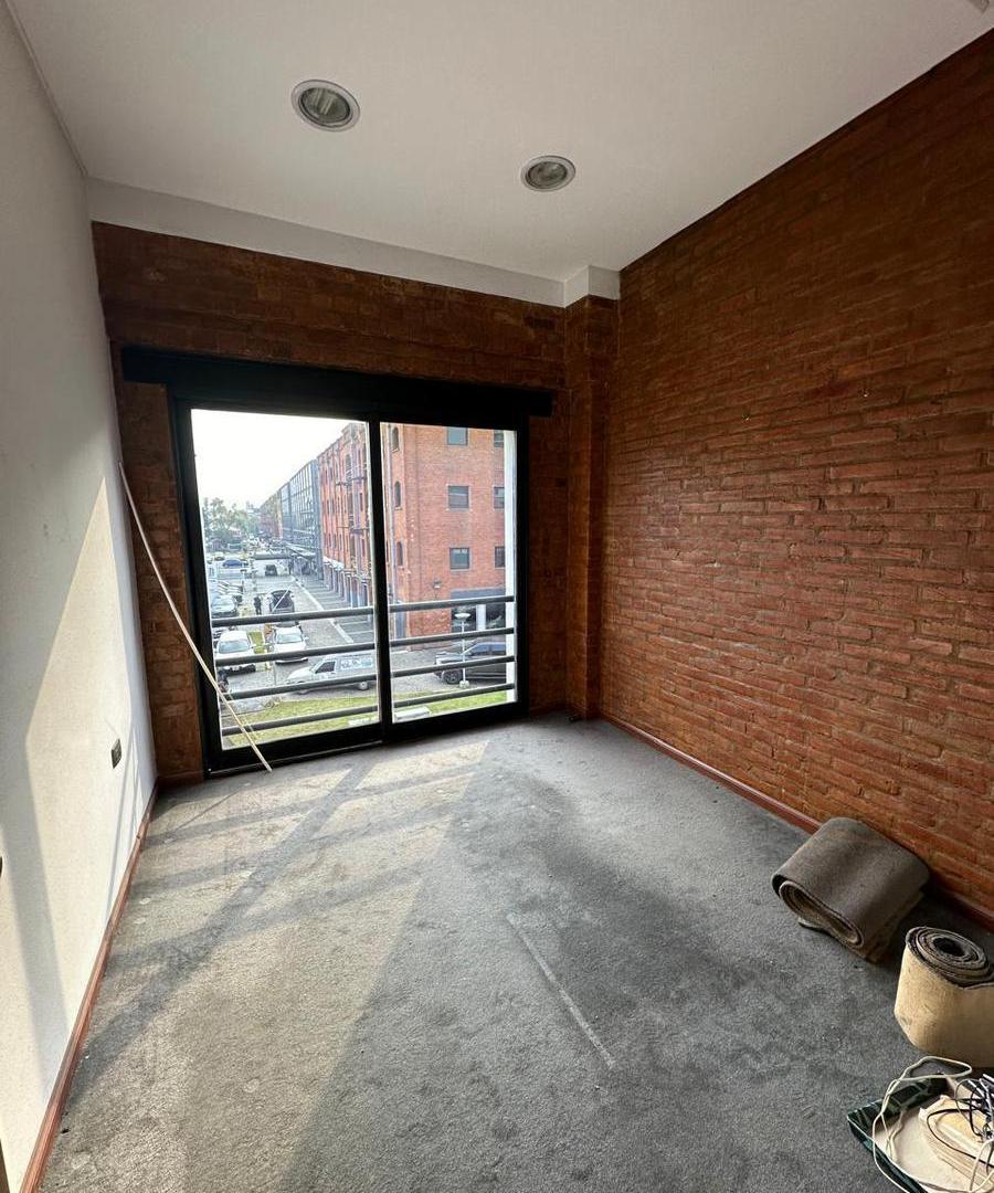 Foto de Oficina en alquiler- Cochera - 100 m2- Excelentes vistas! Puerto Madero, imagen 1