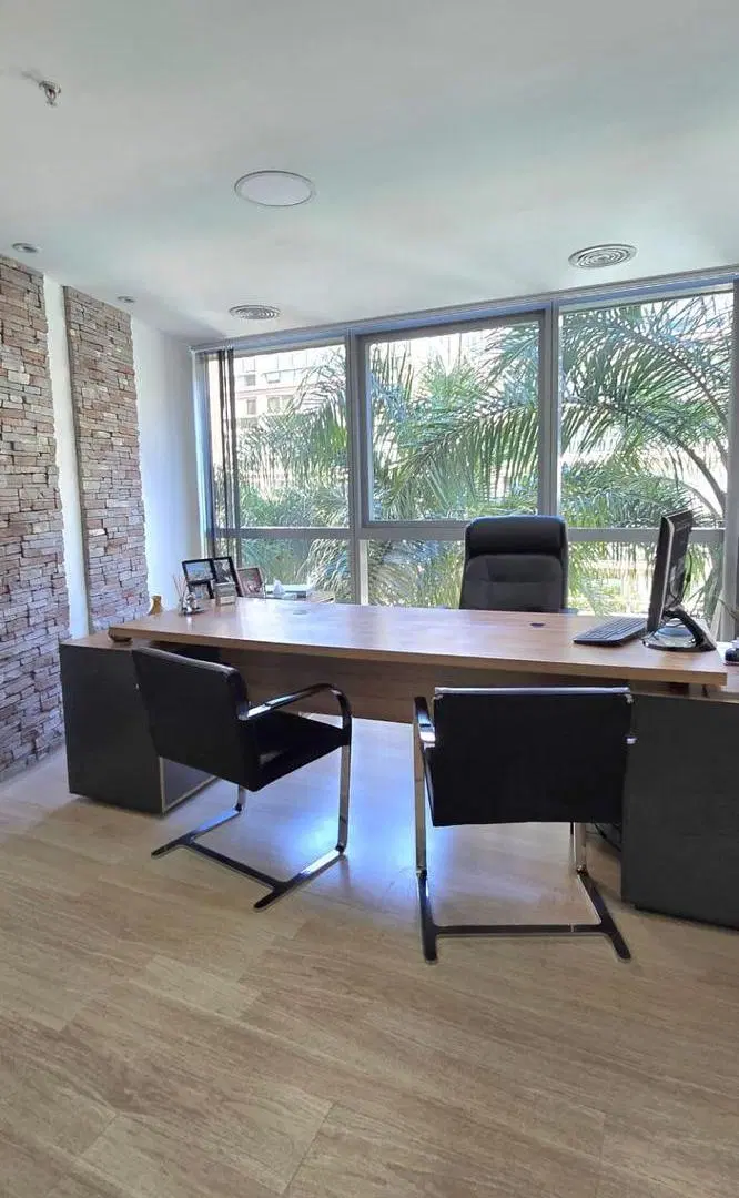 Oficina en alquiler - 275 m2 - 2 cocheras - Amoblada- Madero Center. 8
