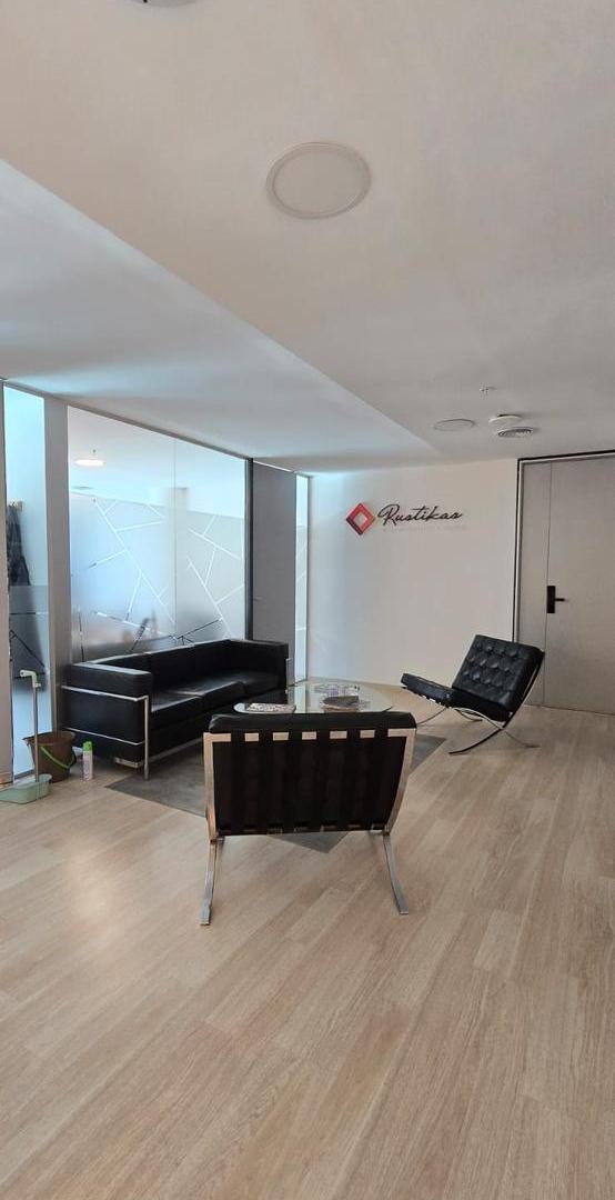 Foto de Oficina en alquiler - 275 m2 - 2 cocheras - Amoblada- Madero Center., imagen 5