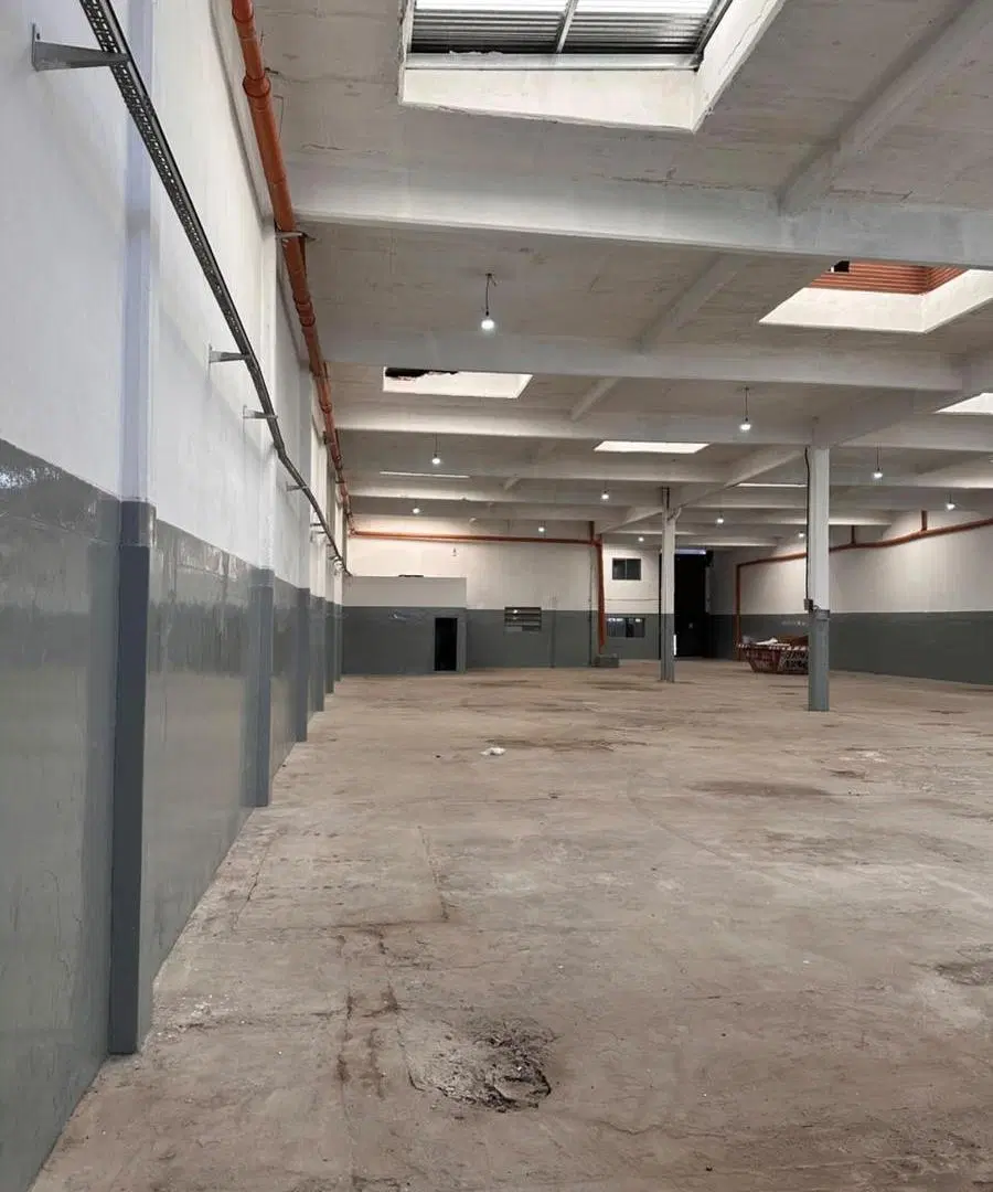 Excelente Establecimiento industrial, en Lomas del Mirador 4