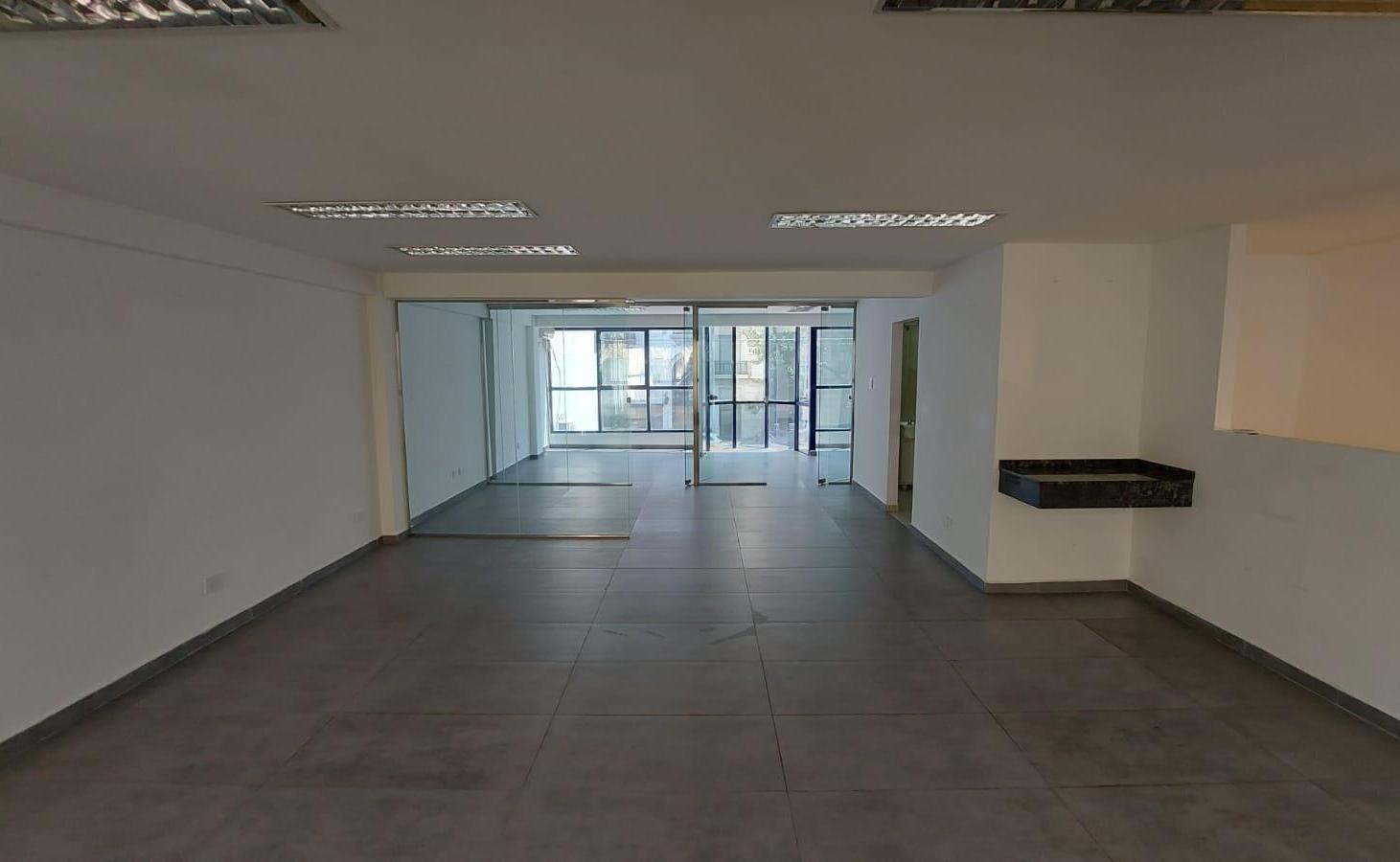 Foto de Excelente local en alquiler - 400 m2 - Proximo a Av 9 de julio., imagen 1