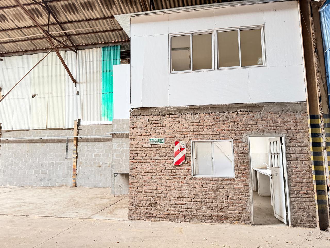Foto de Alquiler Depósito de 1600 mts cubiertos Parque Industrial Quilmes PIUIQ, imagen 4
