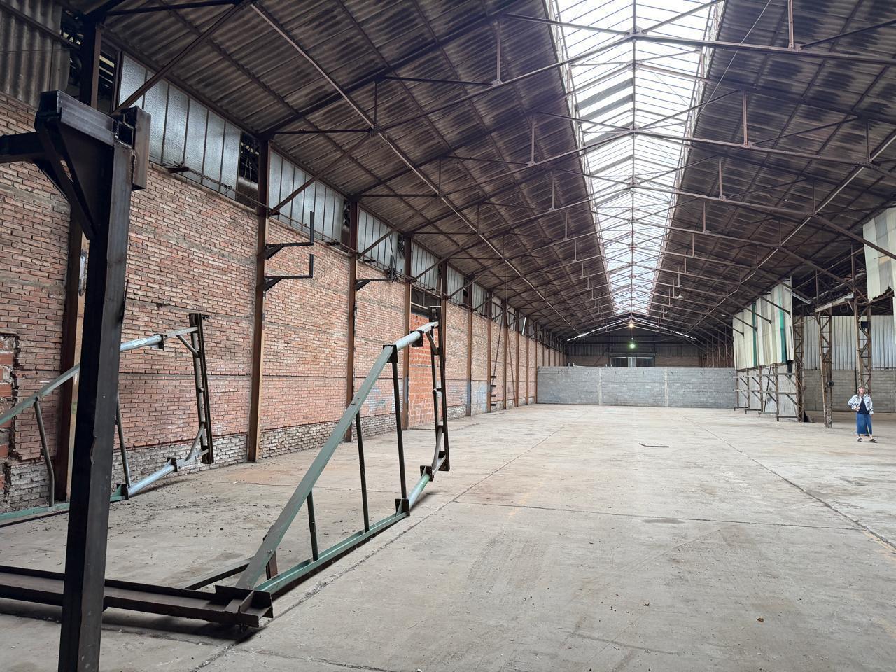 Foto de Alquiler Depósito de 1600 mts cubiertos Parque Industrial Quilmes PIUIQ, imagen 2