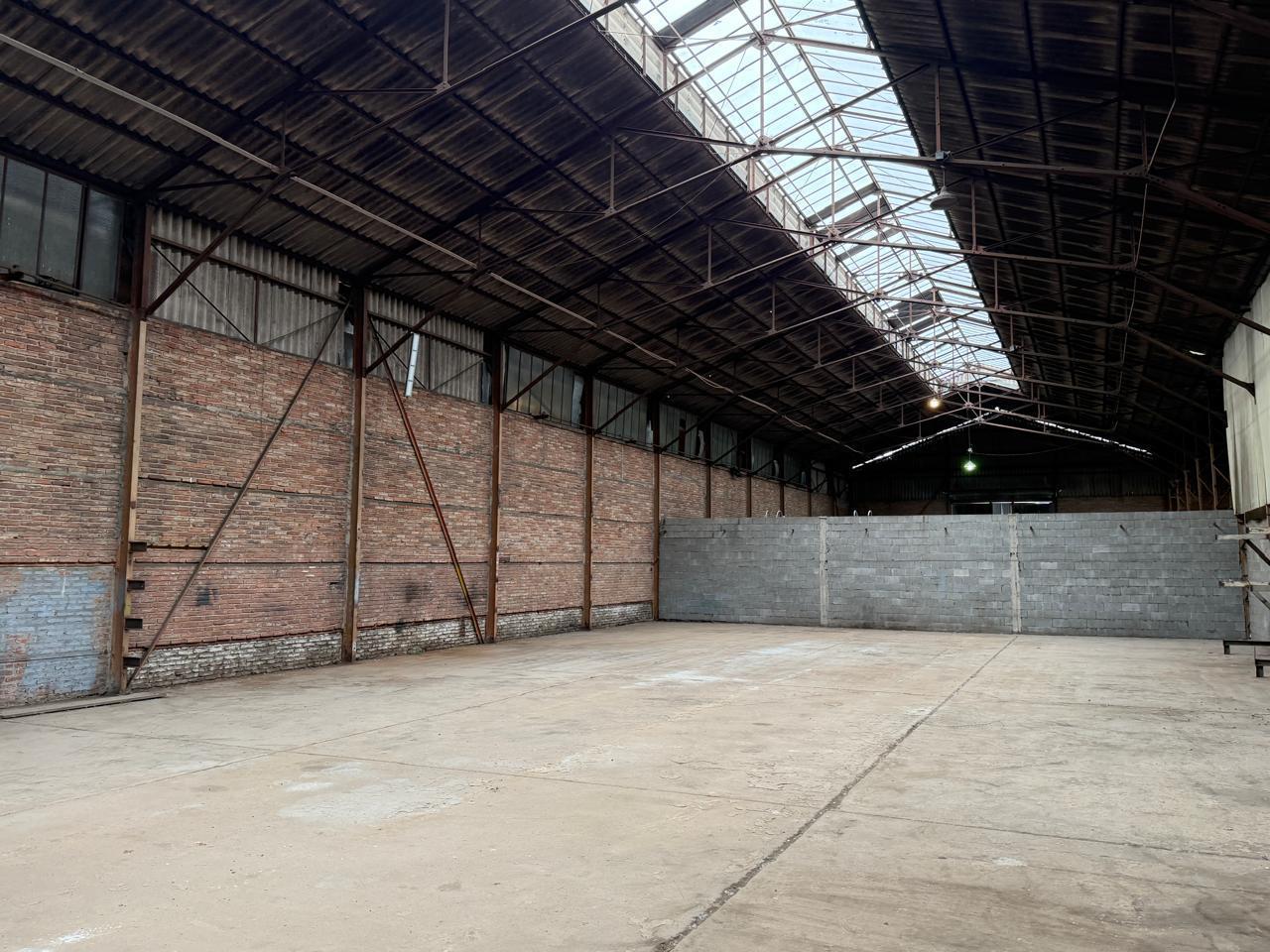 Foto de Alquiler Depósito de 1600 mts cubiertos Parque Industrial Quilmes PIUIQ, imagen 1