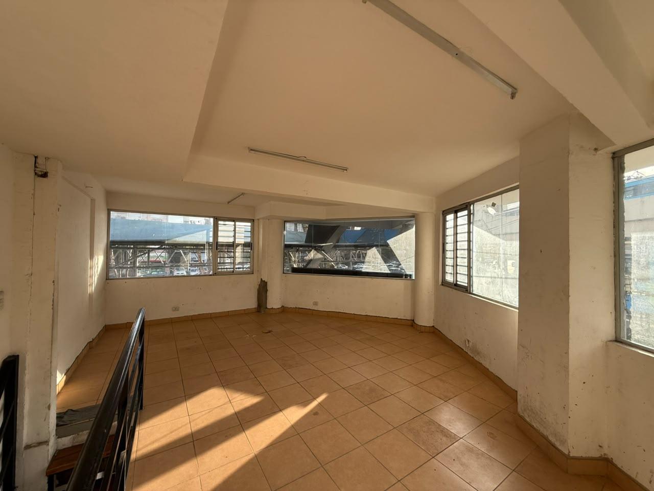 Foto de Excelente local en esquina - 69 m2- Avellaneda, imagen 4