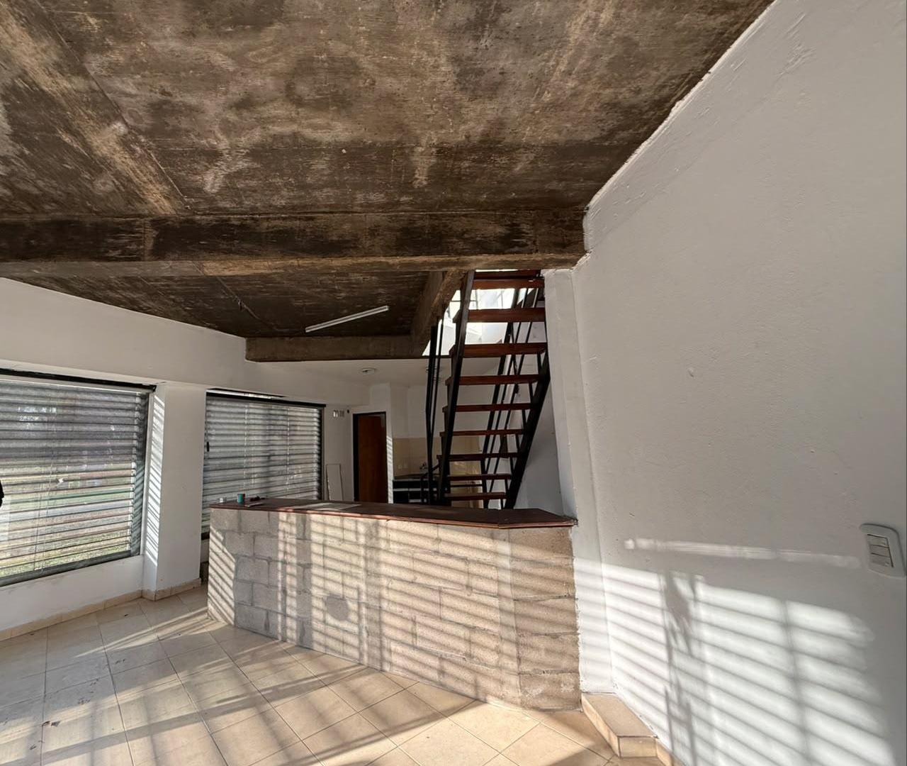 Foto de Excelente local en esquina - 69 m2- Avellaneda, imagen 3