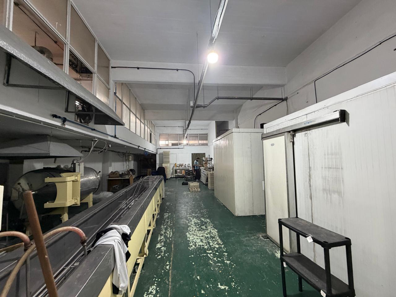 Foto de Venta Deposito con oficinas - 1294 m2 - Sarandi, Zonificación, imagen 4