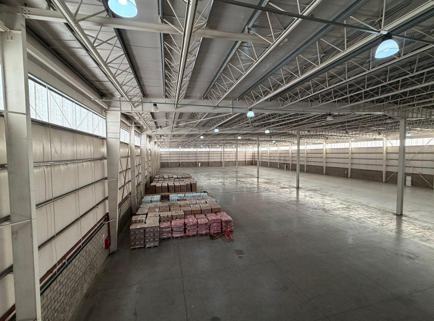Foto de Alquiler 6100 mts cub de Deposito Polo Ezeiza 200 mts del acceso, imagen 5