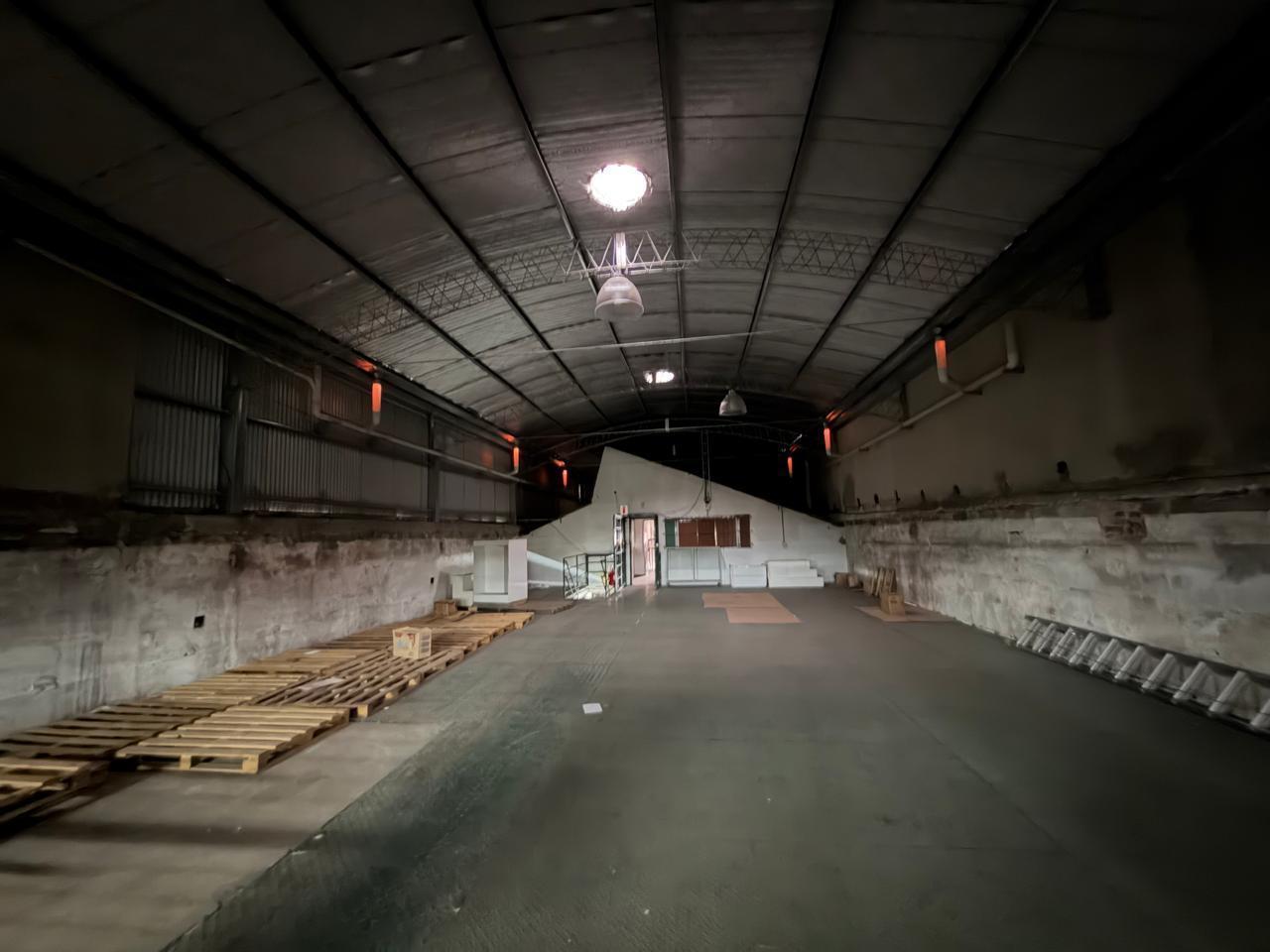 Foto de Depósito - 896 m2 - Wilde, imagen 1