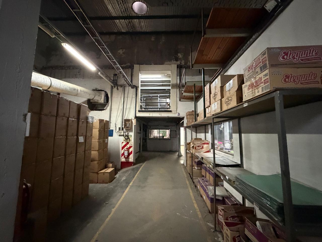 Foto de Depósito - 350 m2 - Wilde, imagen 3