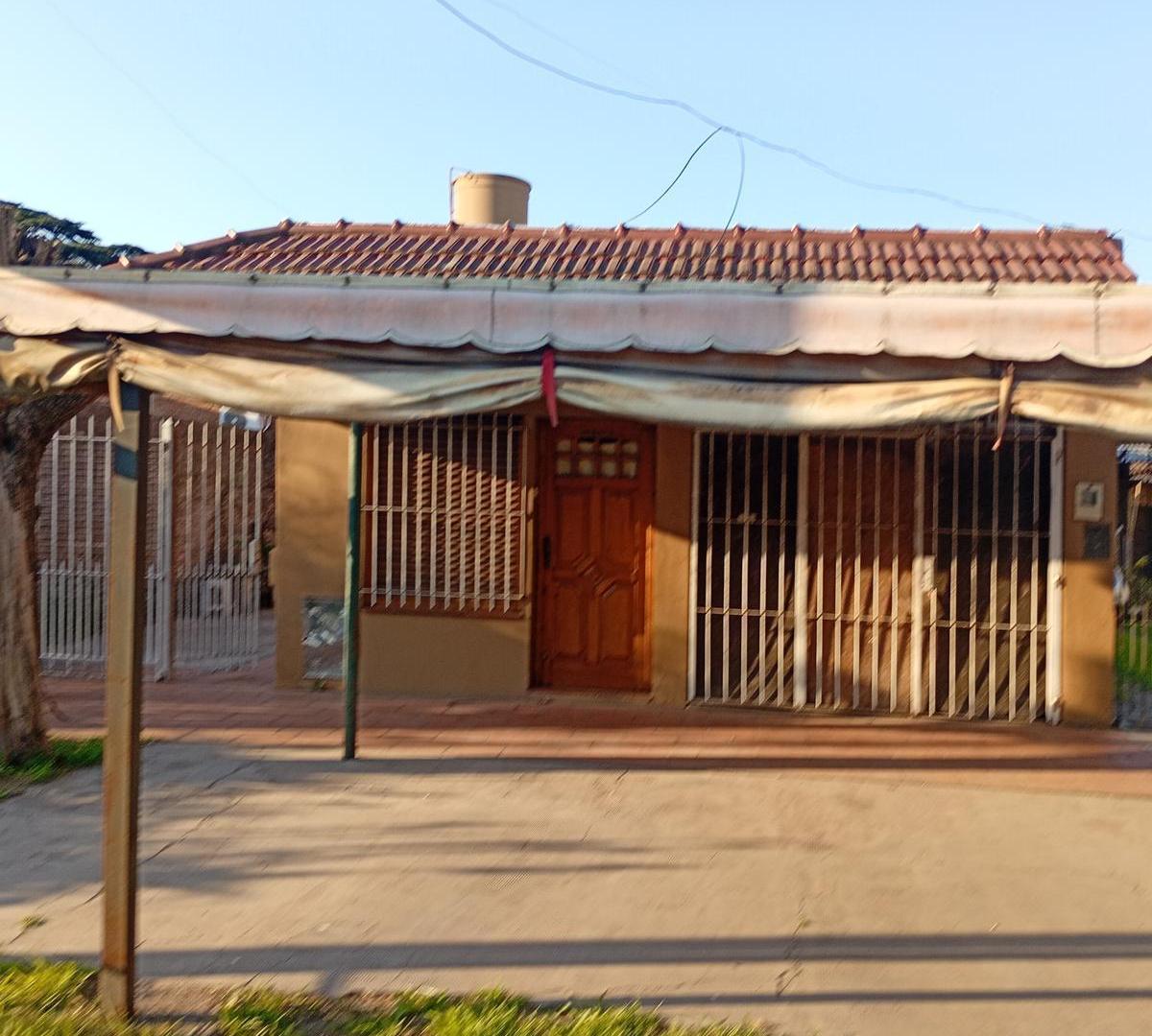 Foto de Casa 2 Amb. Local | Cochera p/ 3 Autos y Jardín-Apto Credito-Quilmes, imagen 1