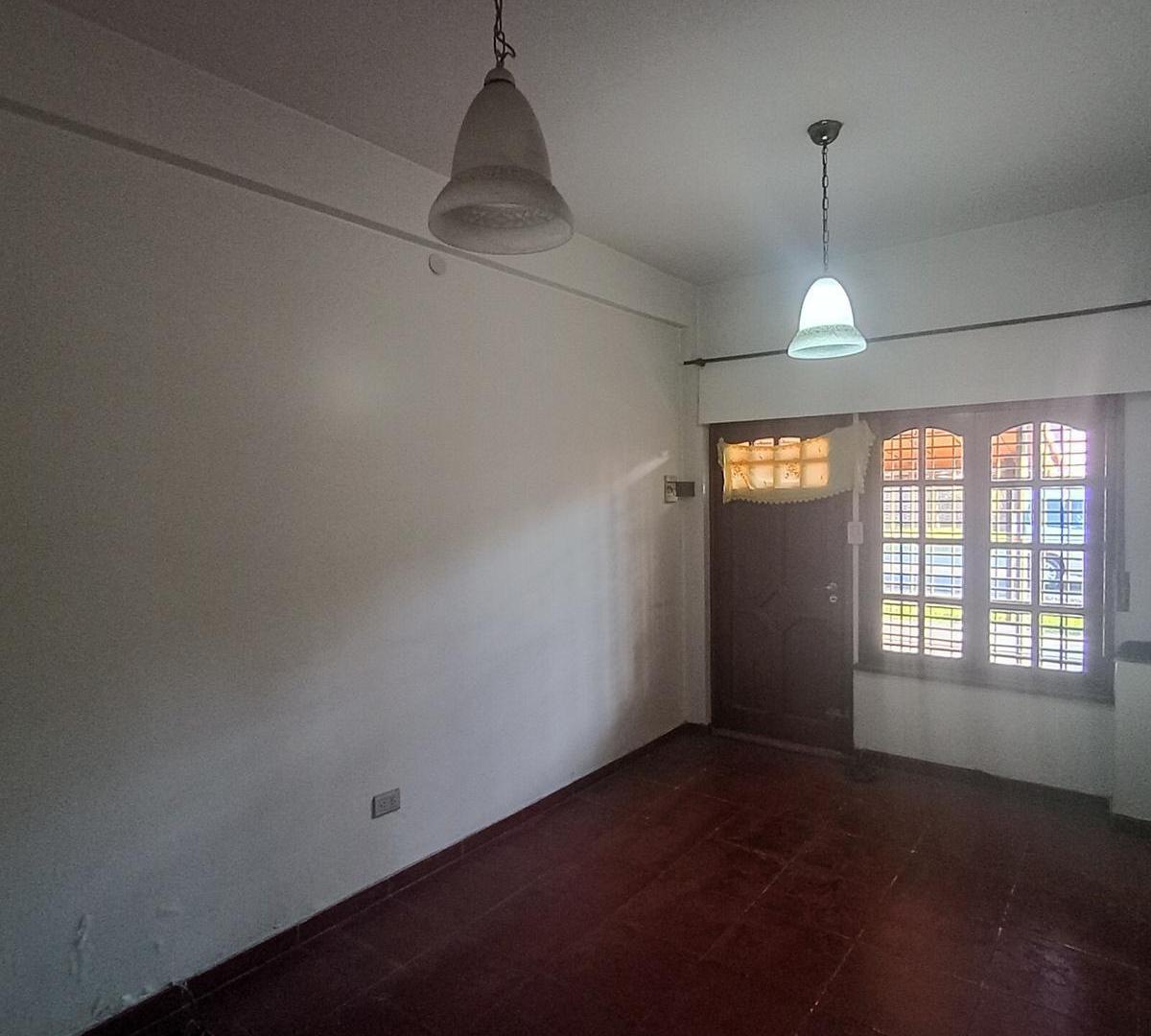 Foto de Casa 2 Amb. Local | Cochera p/ 3 Autos y Jardín-Apto Credito-Quilmes, imagen 3