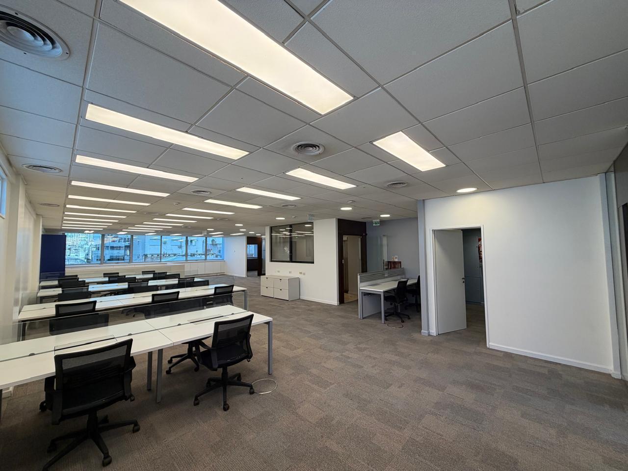 Foto de Oficina en alquiler - 248 m2 - 3 cocheras- Ambolado -, imagen 2