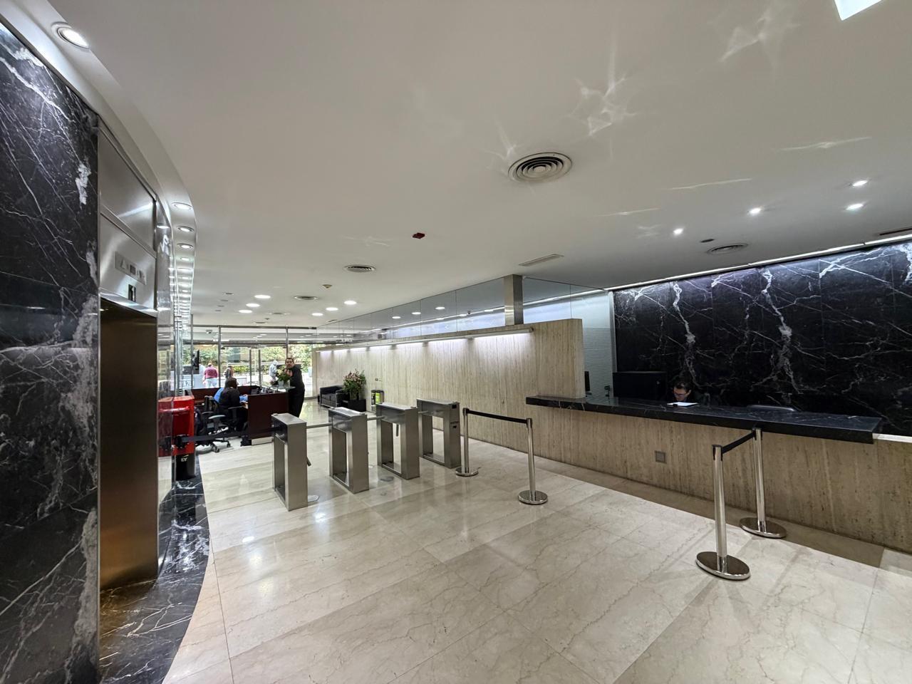 Foto de Oficina en alquiler - 226 m2 - 3 cocheras-, imagen 5