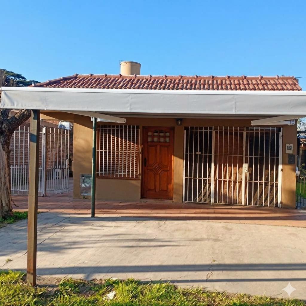 Foto de Casa 2 Amb. Local | Cochera p/ 3 Autos y Jardín-Apto Credito-Quilmes, imagen 4