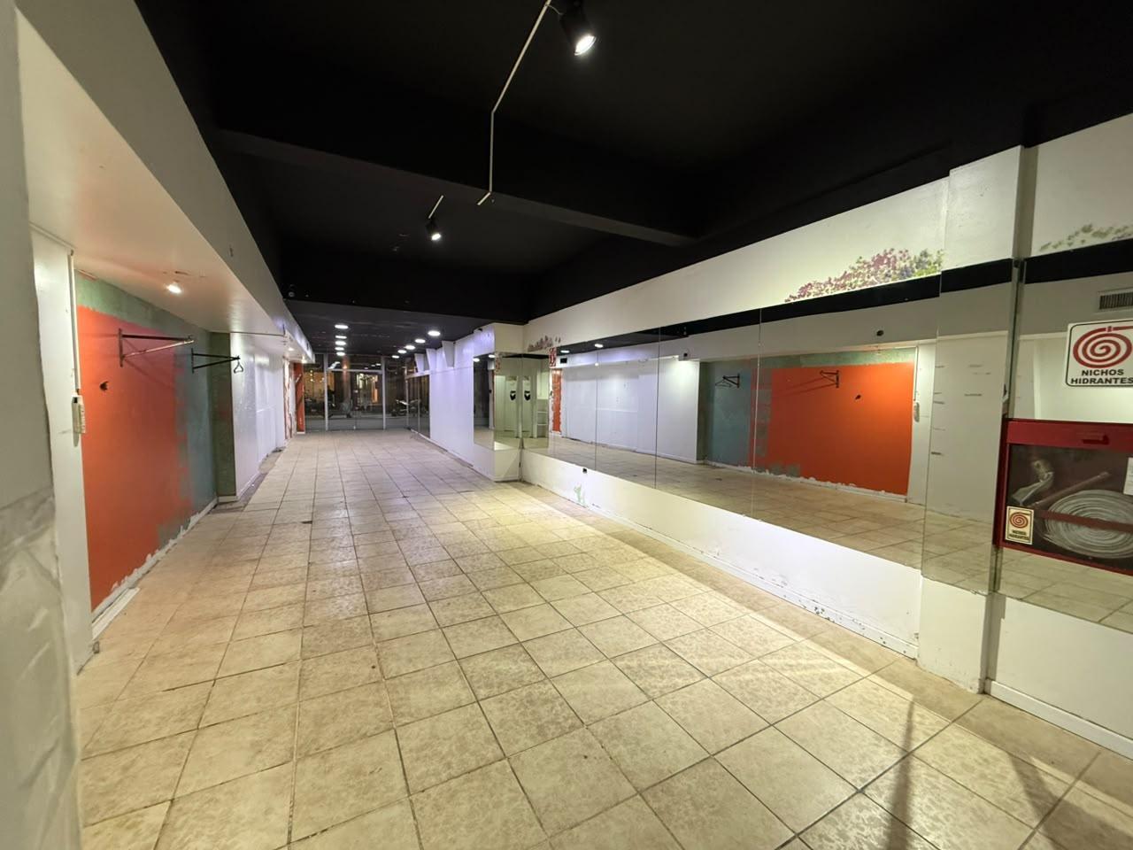 Foto de Gran Local en alquiler - Retiro - 315 m2, imagen 4