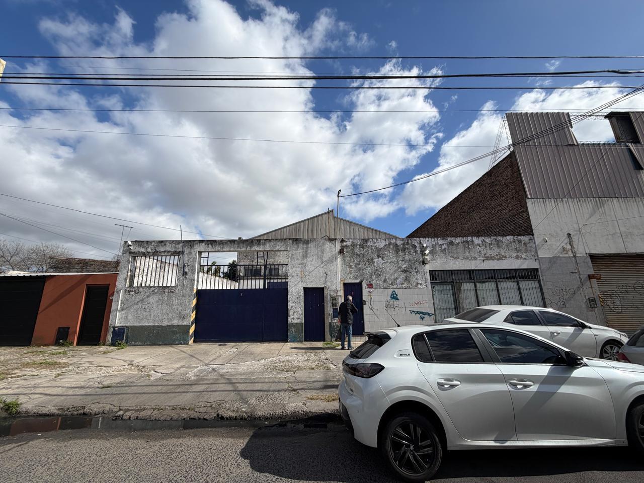 Foto de Depósito en venta - 1056 m2 - Lanús, imagen 1