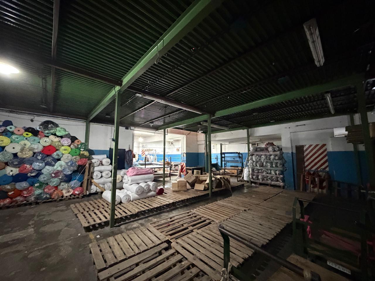Foto de Depósito en venta - 1056 m2 - Lanús, imagen 4