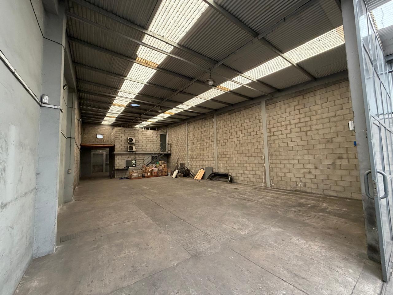 Foto de Depósito en venta - 345 m2 - Lanus, imagen 3